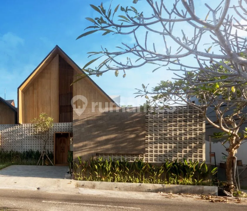 BRAND NEW 3bedrooms VILLA FOR RENT at UBUD - Image 1 of 4