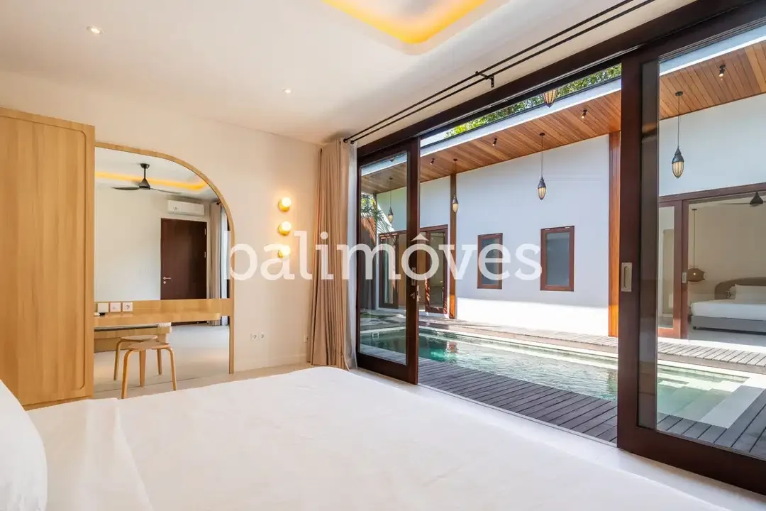 Villa Mewah Baru dengan 4 Kamar Tidur di Pantai Sanur - Image 8 of 10