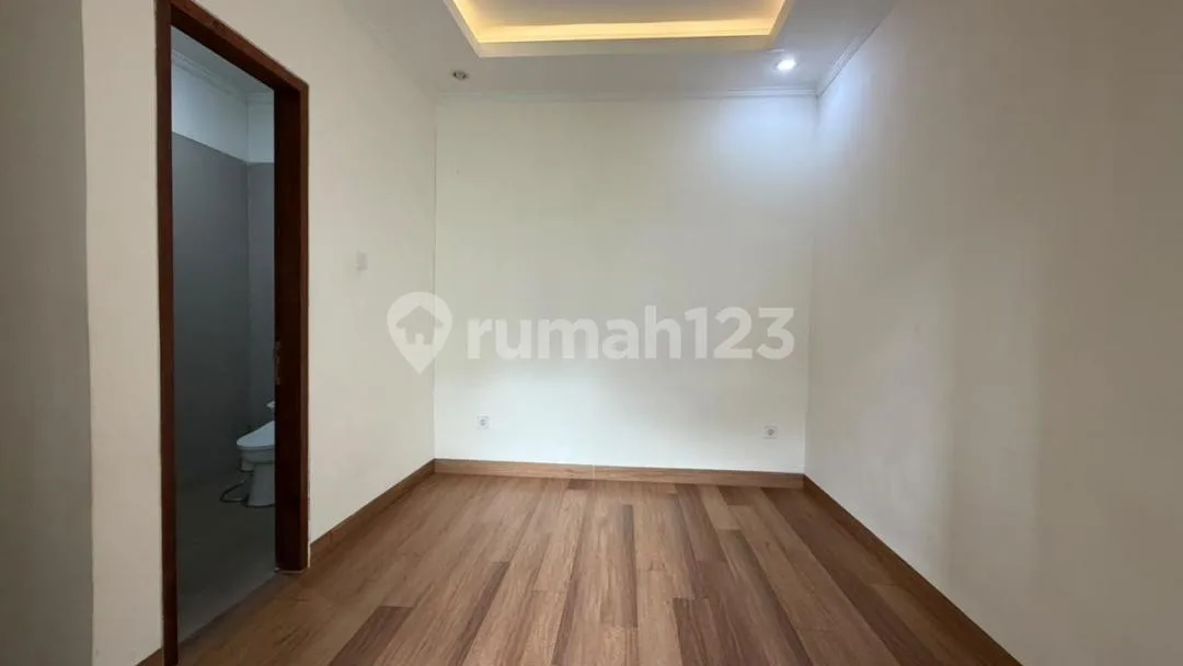 For Yearly Rent Cozy Modern Villa In Renon - Image 4 of 4