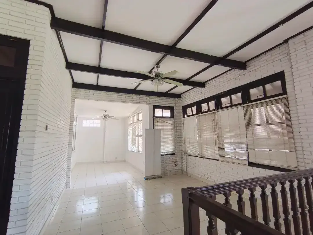 Down Price! Disewakan Villa 4BR Unfurnished Dekat Plaza Renon Denpasar - Image 6 of 10