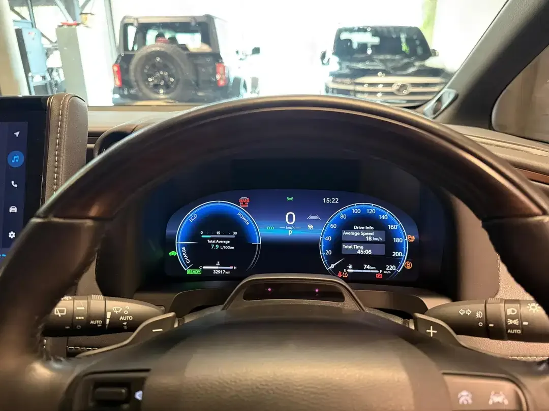 Toyota Alphard 2.5 Hybrid CVT 2024 - Image 6 of 10
