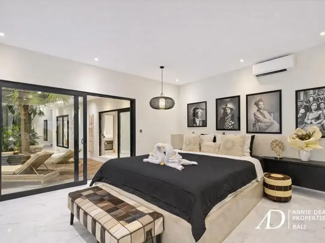 FREEHOLD | MODERN DESIGN VILLA IN PRIME SEMINYAK - Image 7 of 10