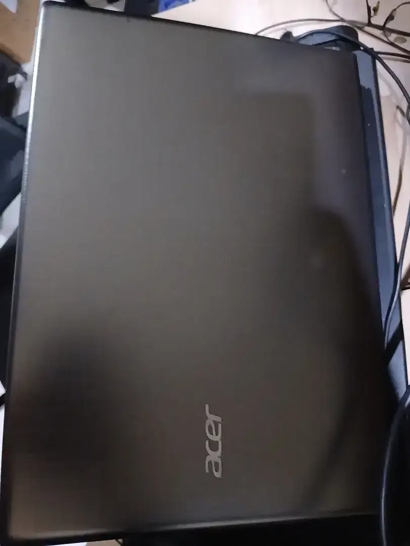 Laptop Acer Aspire E5-476G, Core i5-8250U, Generasi ke-8, RAM 8GB/1TB - Image 2 of 3