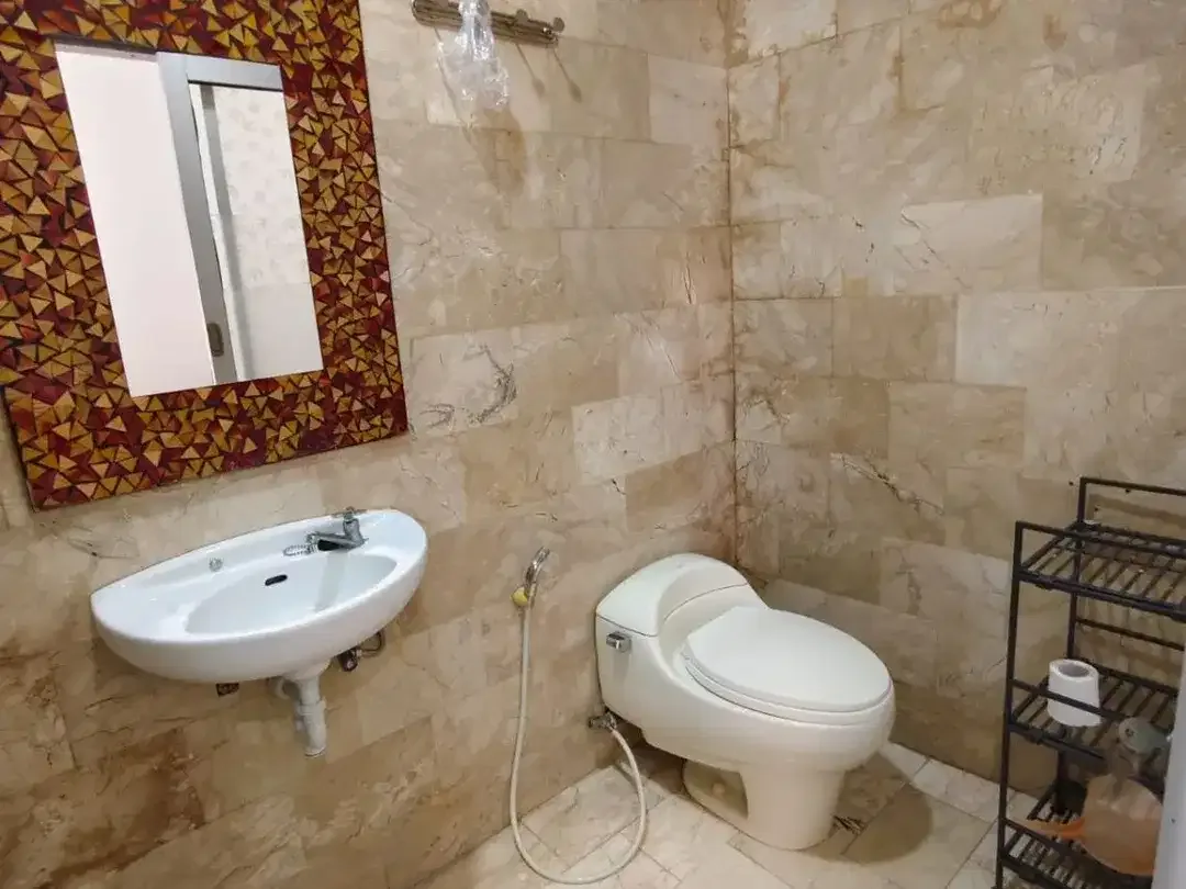 Villa yang Berlokasi di Jimbaran,Lokasi Strategis,Dkt Tol, Pantai - Image 4 of 10
