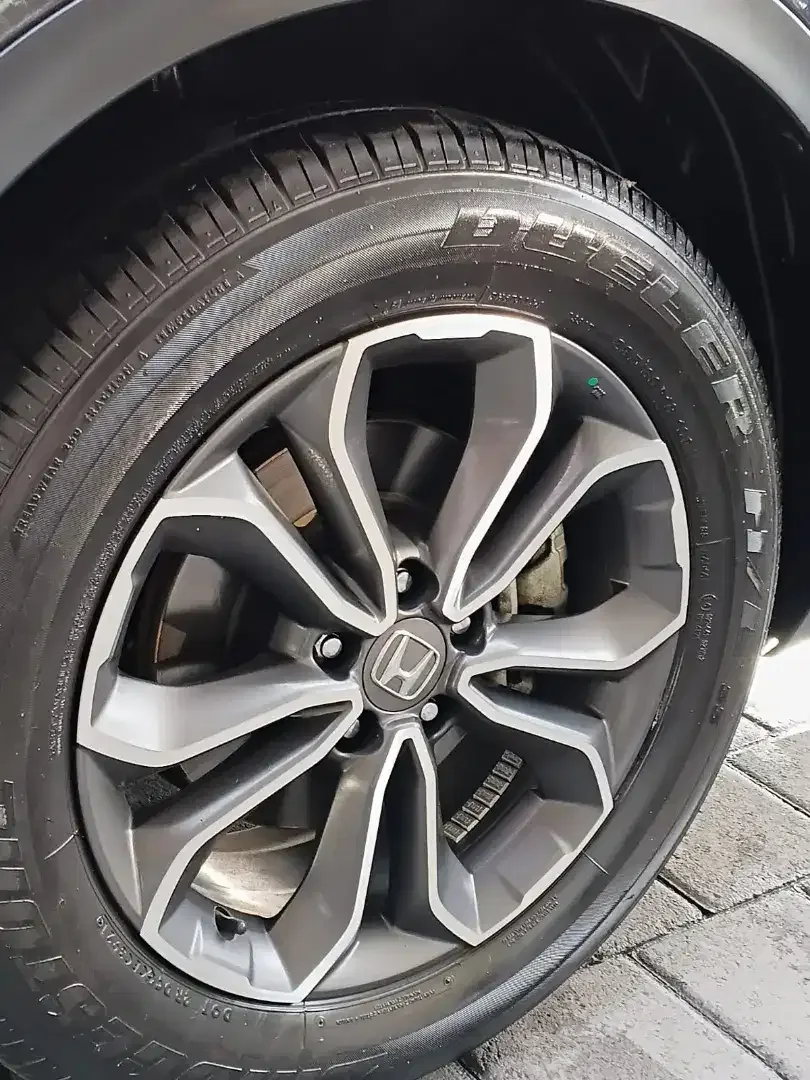 HONDA CR-V TURBO PRESTIGE SENSING LOW KM SIAP PAKAI - Image 8 of 10