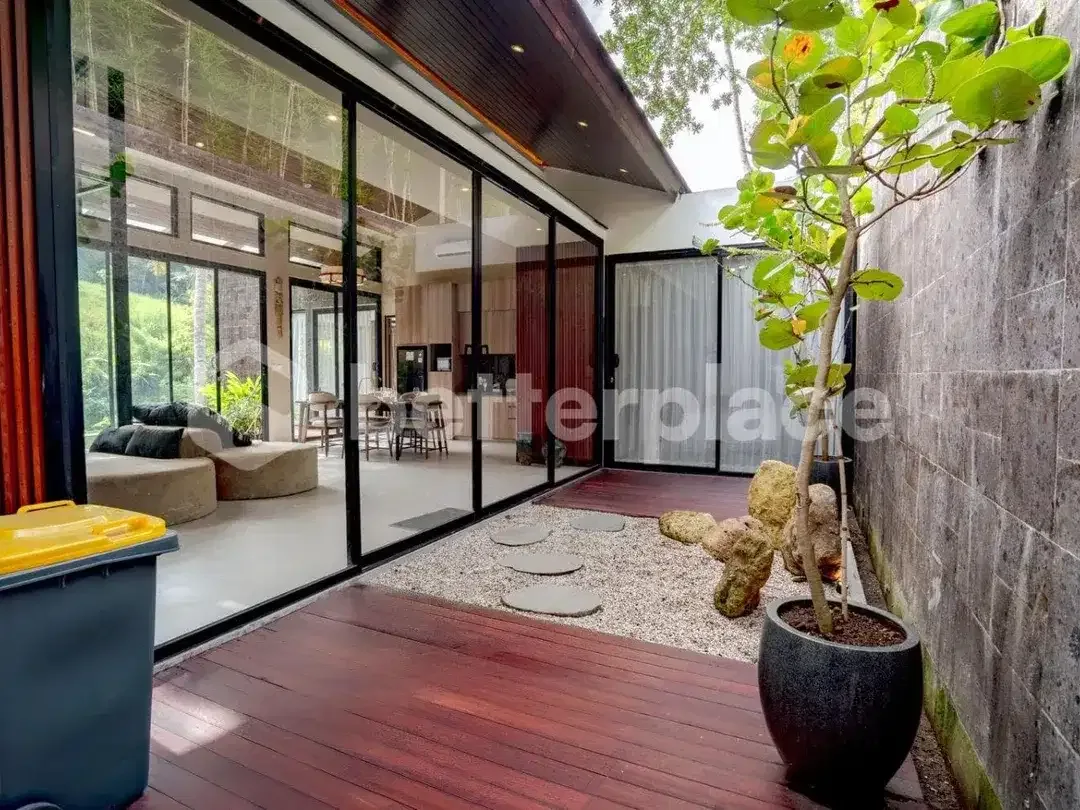 Prestigious Ubud Residence – Elegant 3-Bedroom Villa Offering a Seamless Connection to Nature and Contemporary Living - Image 5 of 10