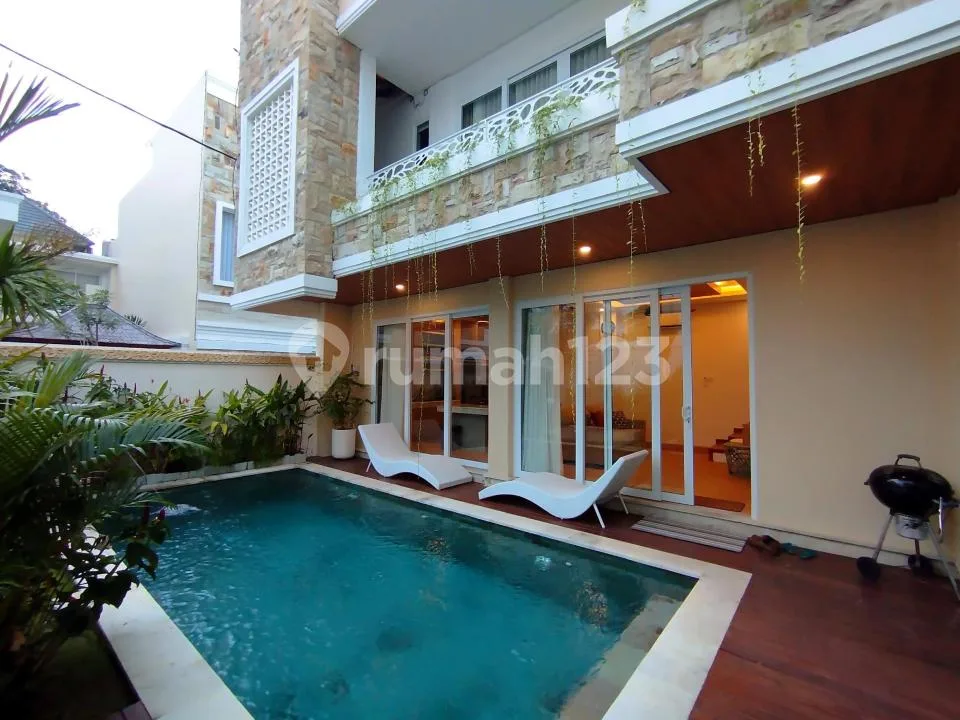 Villa Jalan Tumbak Bayuh Mengwi Full Furnished - Image 1 of 4