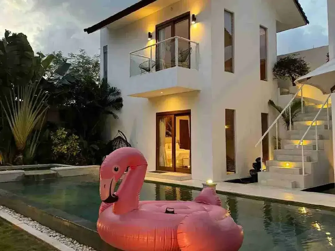 VILLA MODERN TROPICAL SIAP HUNI, KEROBOKAN KUTA UTARA BALI - Image 1 of 10