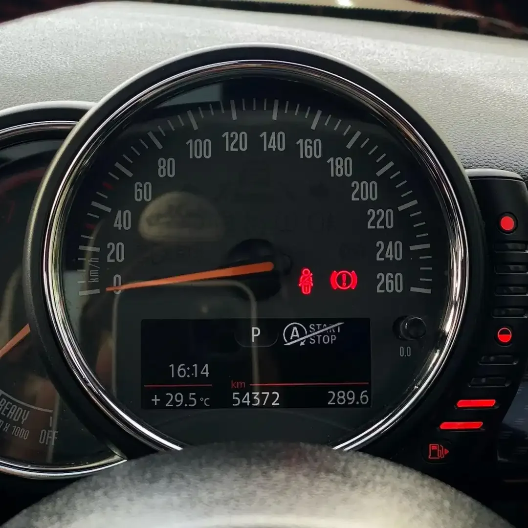 Mini Cooper S JCW 2.0 AT 3Doors - 2014 - Image 10 of 10
