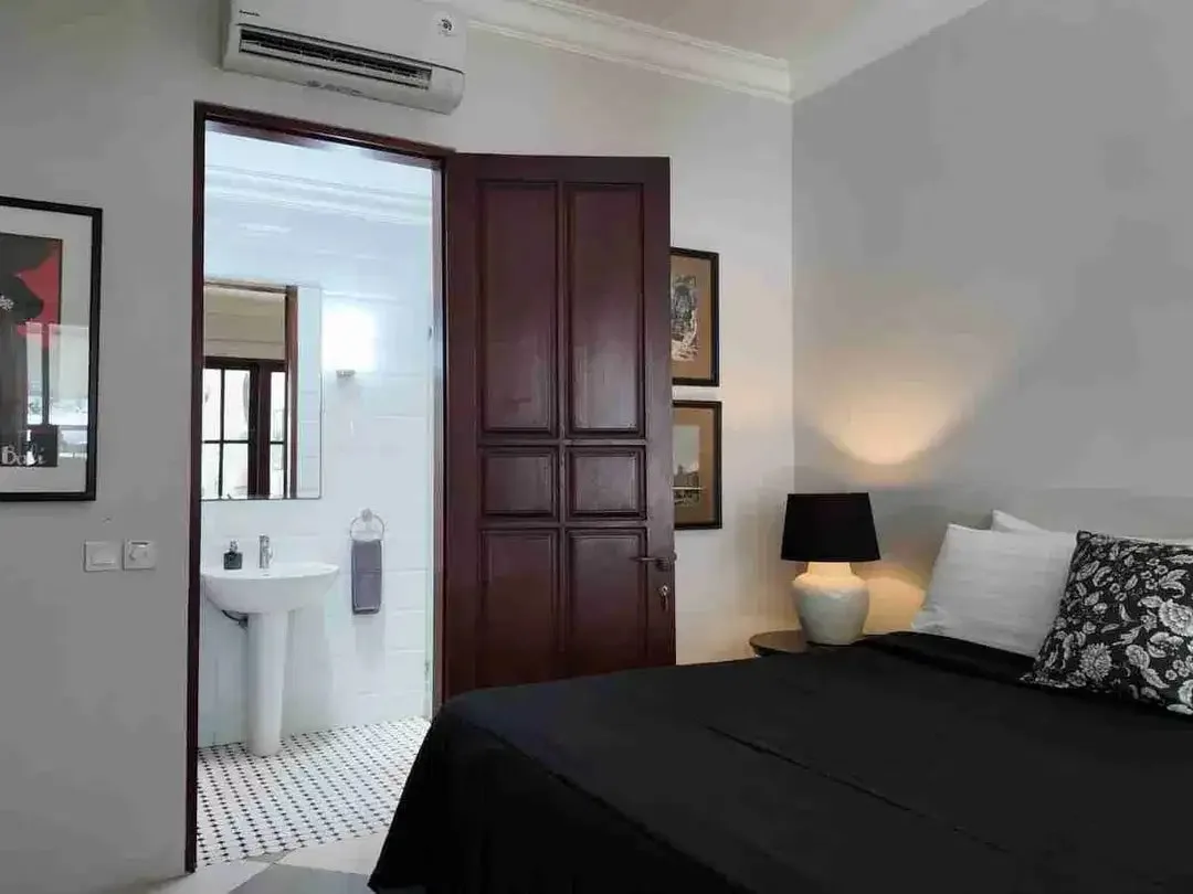 DIJUAL  VILLA FULL FURNISH  DEKAT PANTAI SEMINYAK PK - Image 4 of 10