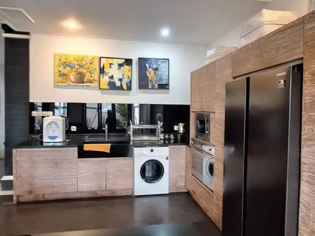 Luxury Vila Modern di Jalan Utama Pantai Nelayan Canggu - Image 8 of 10