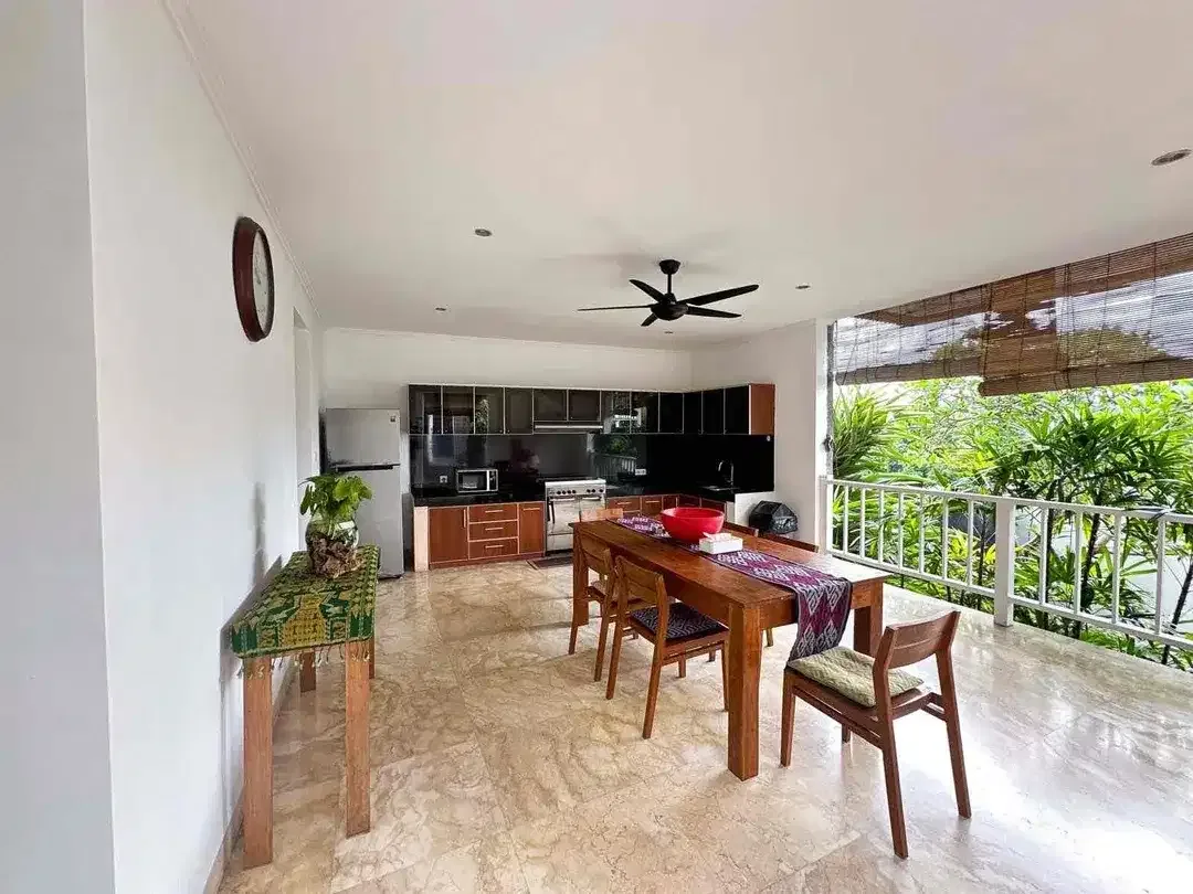 VILLA for SALE, N rent Traditional and Modern Concept Style Villa in around Canggu kayu tulang utara - Image 2 of 10