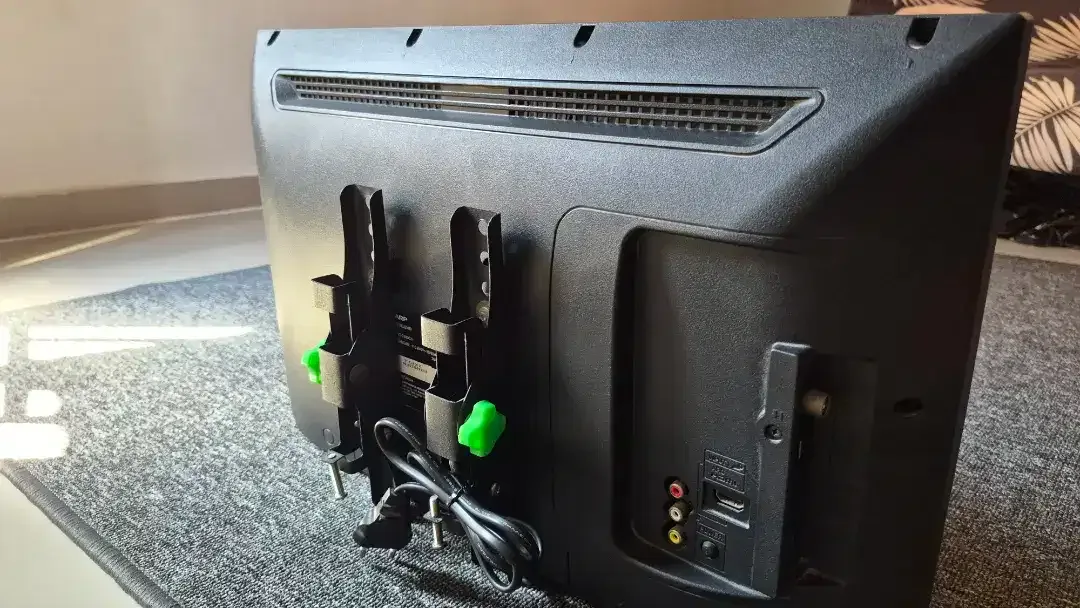 Tv sharp 24 in ori - Image 3 of 3