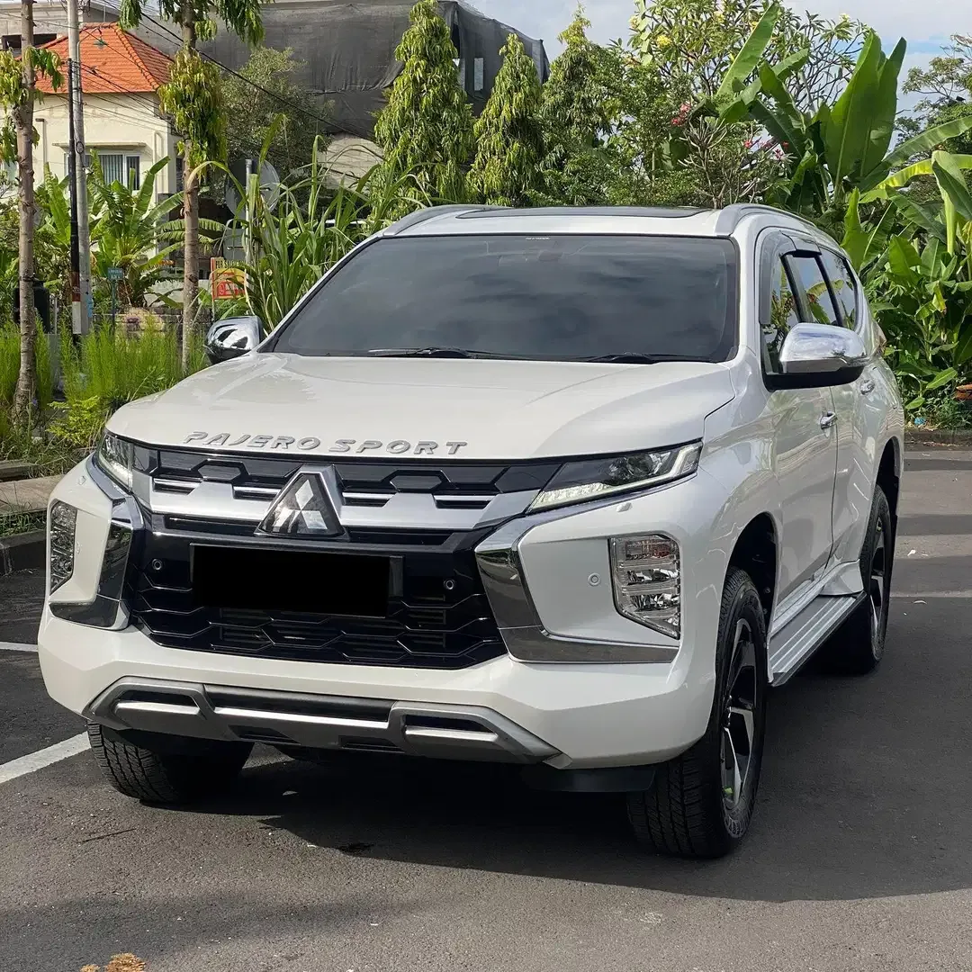 Mitsubishi Pajero Sport Dakar 2.4 AT - 2024 - Image 1 of 9