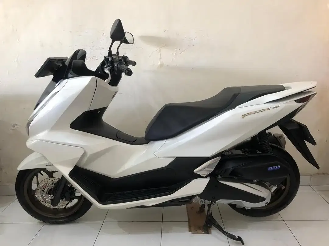 Honda PCX ABS Th.2025 Putih!! - Image 3 of 10