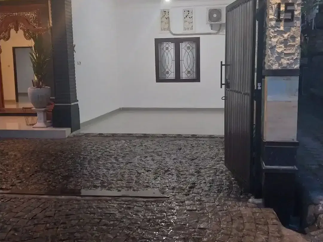 Rumah Nyaman 5 Kamar tidur dekat Kerobokan Badung Bali - Image 5 of 10