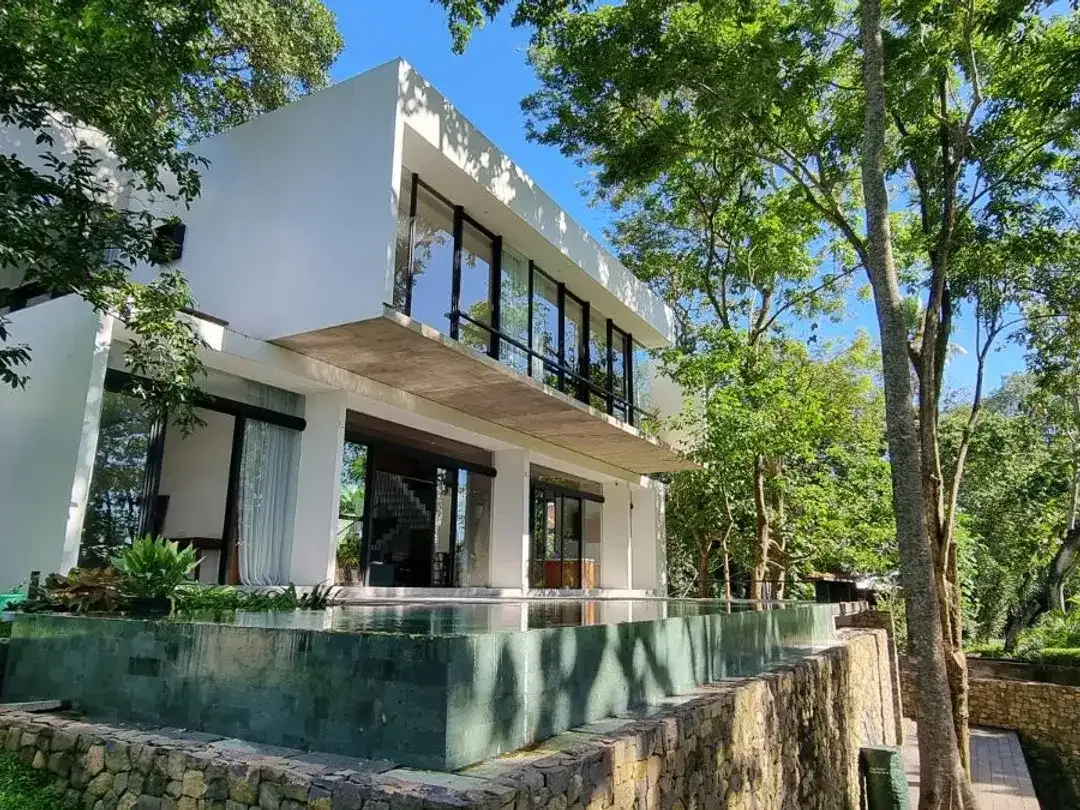 Stunning 4 Bedrooms Villa Surrounded by Nature - Image 10 of 10
