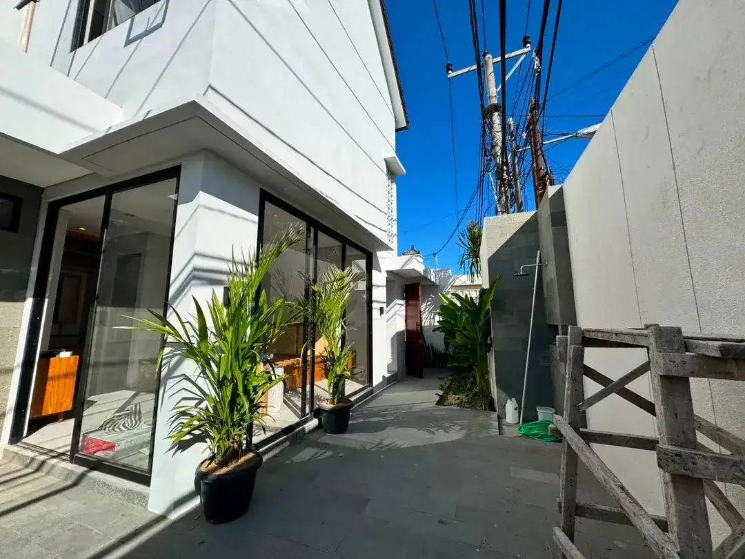 Modern 3 bedroom Premium Villa in Sanur - Image 9 of 10
