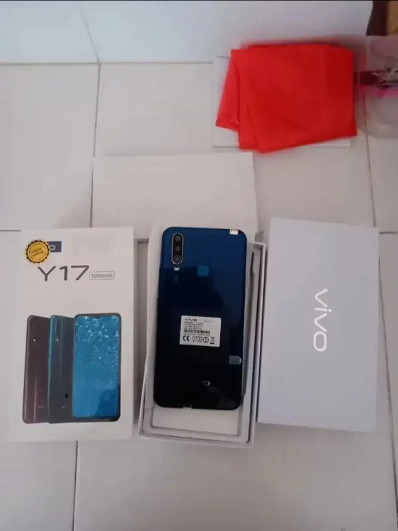 Vivo Y17 wna Biru - Image 1 of 9