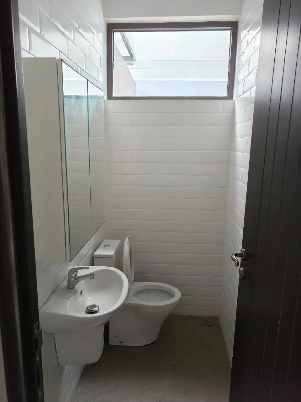 READY HUNIAN BARU FURNISHED ADA CLUB HOUSE DAN ONE GATE Sistem - Image 8 of 10