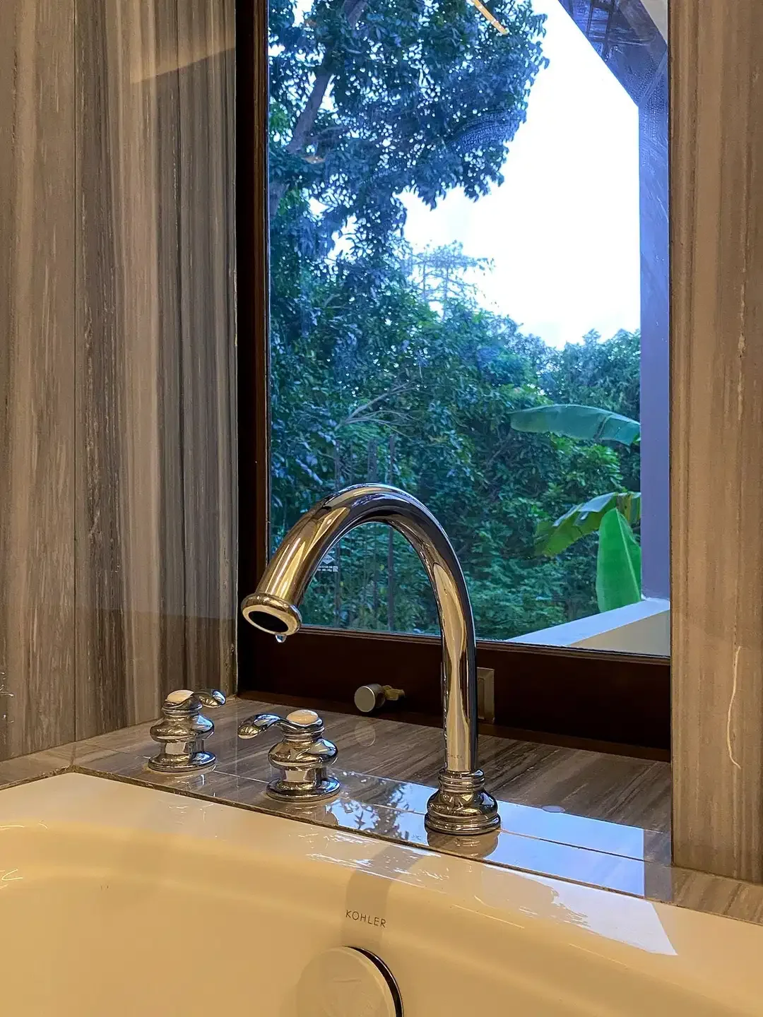 Luxury Villa 2 Lantai Fully Furnished Lokasi Strategis Ungasan - Image 6 of 10