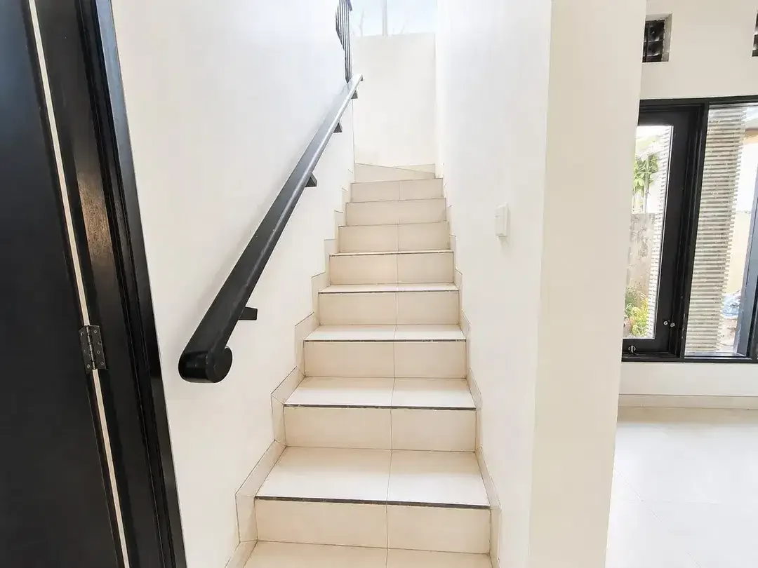 Dijual Segera! Rumah Strategis, One Gate, Security 24 Jam di Kerobokan Dekat Seminyak dan Umalas, Harga MURAH! - Image 6 of 10