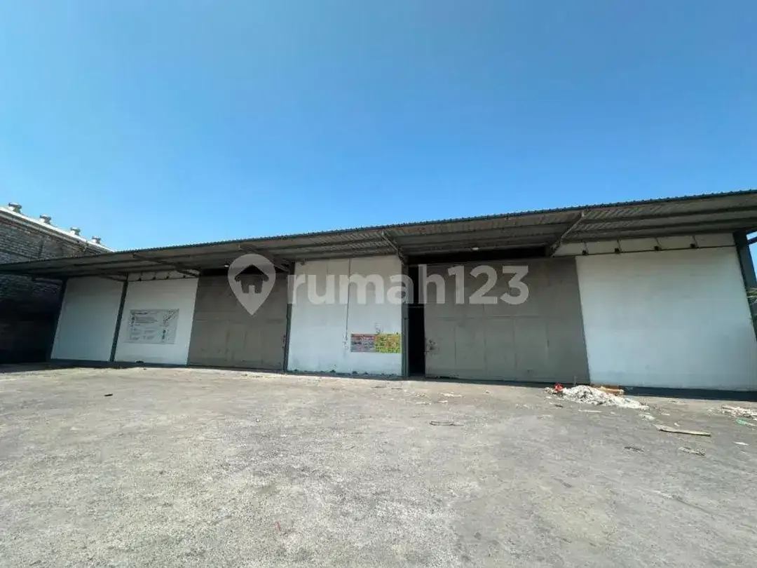 Gudang Strategis di Denpasar Utara, LT 2.440 M², Gudang 726 M², SHM & PBG - Image 1 of 5