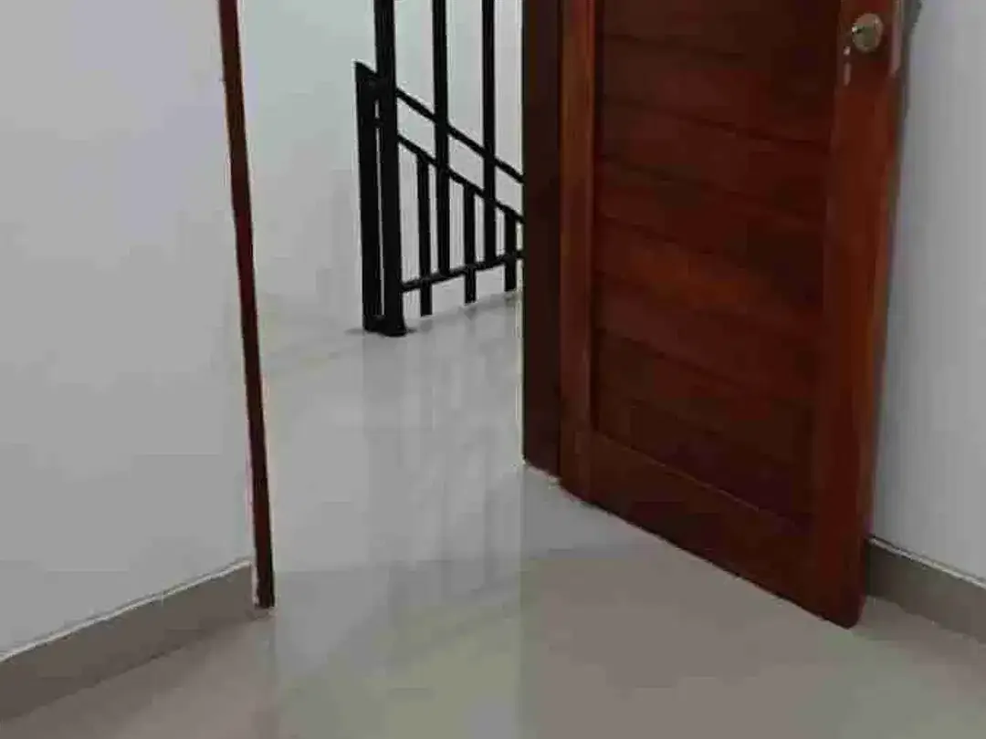 RUMAH MINIMALIS 2 LANTAI, 2 KAMAR, DEKAT IALF & UNDIKSHA SESETAN - Image 5 of 8