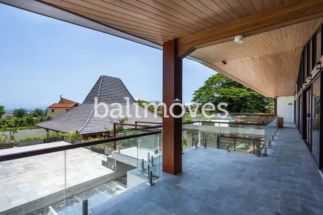 Vila Baru Dengan Luas 1000m2 Empat Kamar Tidur Di Tepi Pantai Sanur - Image 5 of 10