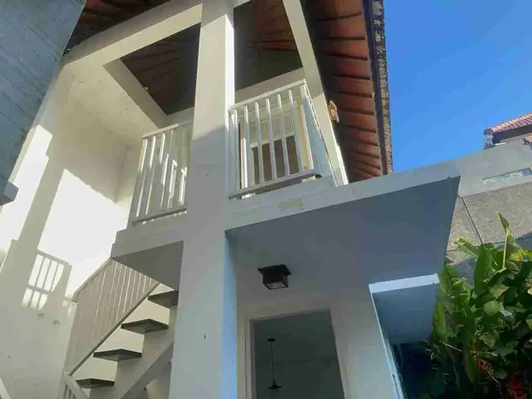 For Rent 5 BDR Villa di Lokasi Perkotaan - Image 2 of 10