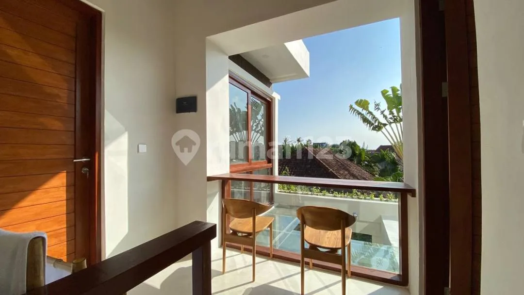 Villa 2 Bedrooms Seminyak Pantai Batu Belig Bali SHM - Image 2 of 4
