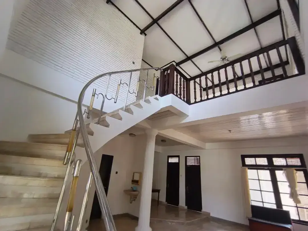 Down Price! Disewakan Villa 4BR Unfurnished Dekat Plaza Renon Denpasar - Image 5 of 10