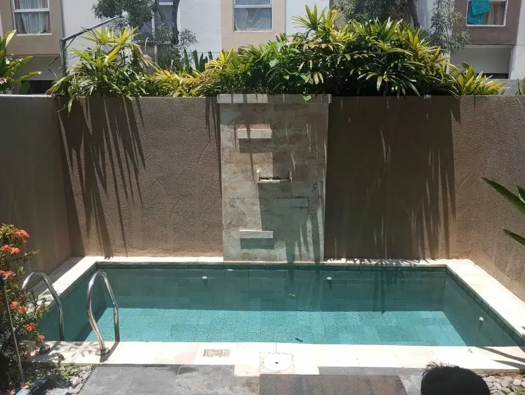FOR RENT VILLA PRIVAT POOL ONE GATE KAWASAN VILLA DI SEMINYAK - Image 1 of 10