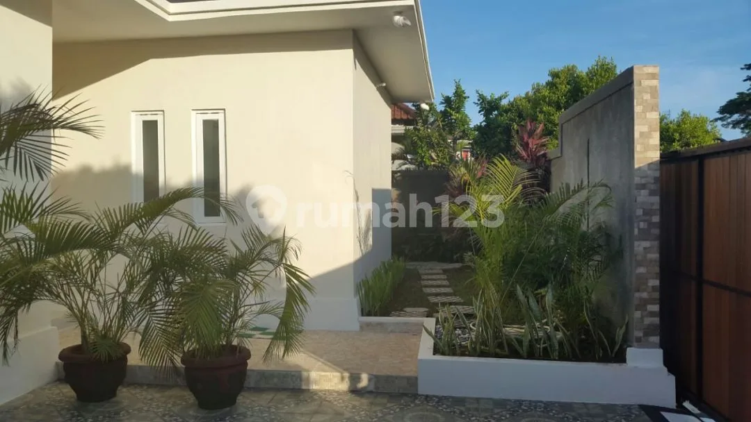 Bangunan Terawat Villa 2 Bedrooms Furnished Private Pool Pecatu Graha Badung Bali - Image 2 of 4