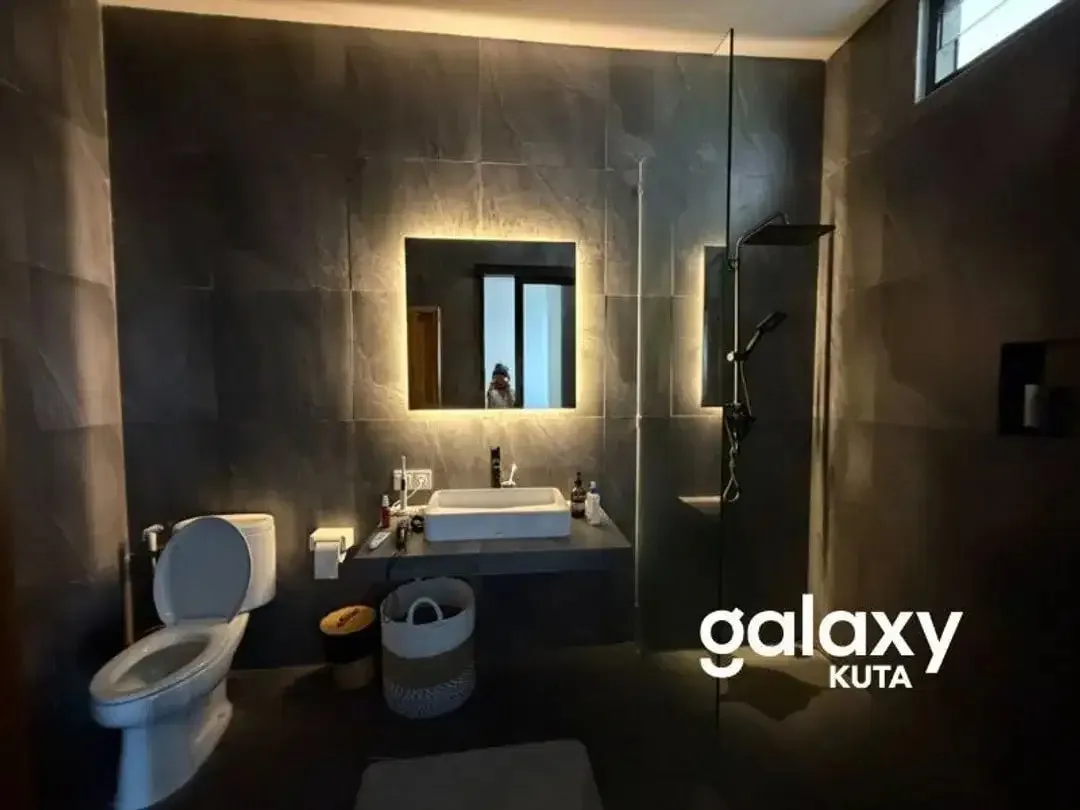 DISEWAKAN BRAND NEW VILLA MODERN STYLE AREA PERERENAN CANGGU BADUNG - Image 9 of 10