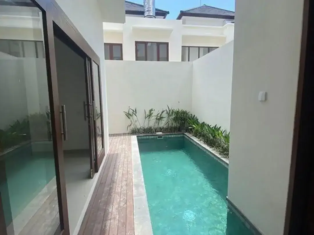 Villa Baru 3 Kamar Tidur Fully Furnished Disewakan di Jimbaran - Image 3 of 6