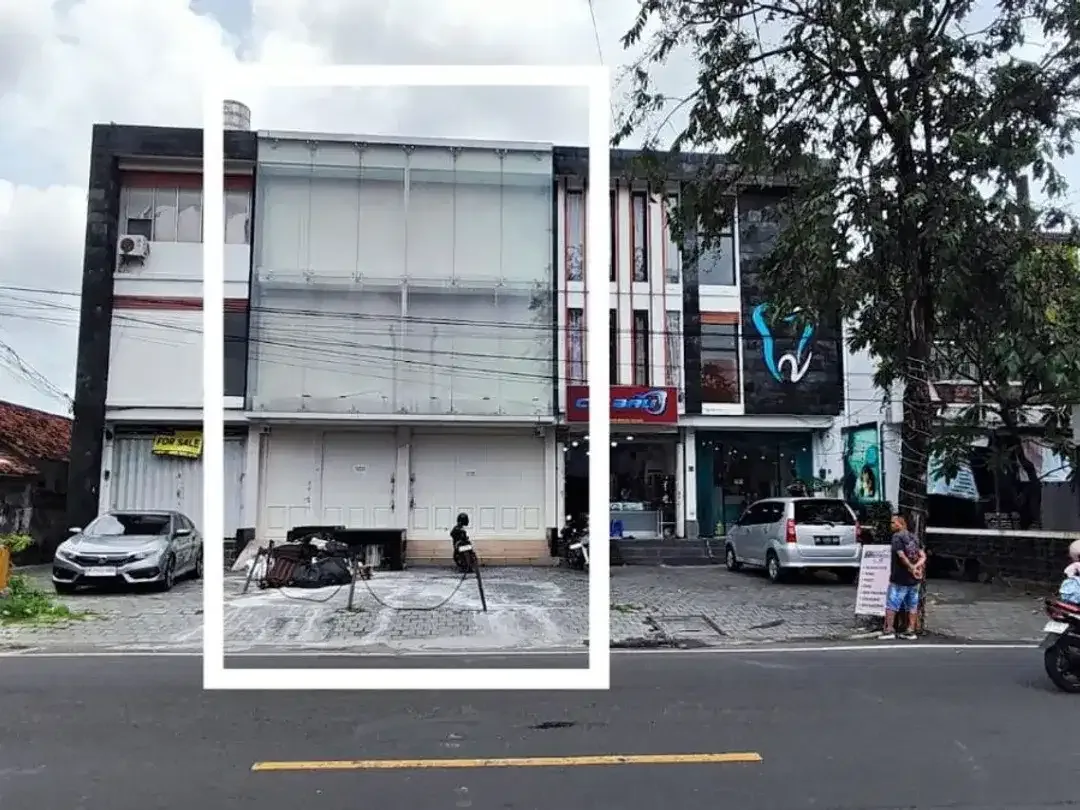 Ruko Strategis dan Fully Furnished di Jalan Utama Imam Bonjol Denpasar - Image 1 of 10