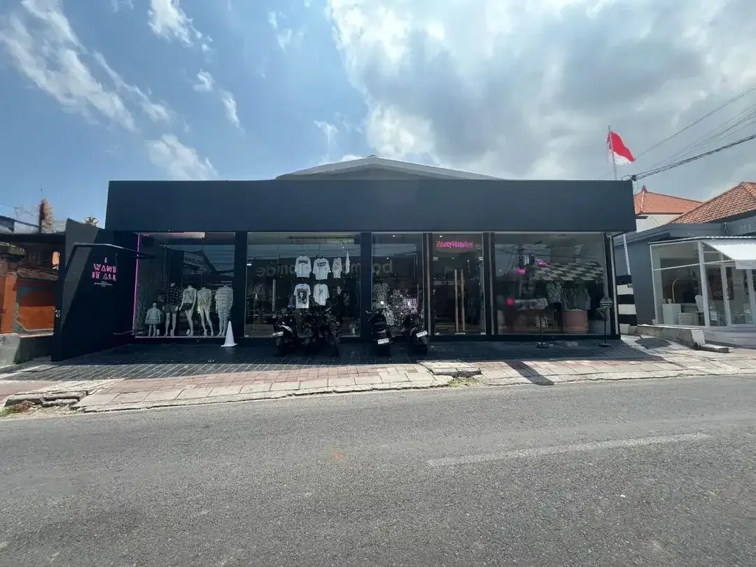 Prime Commercial Space For Rent Over Contract In Batu Bolong, Canggu - Image 1 of 1