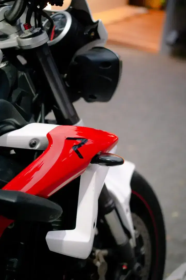 Triumph Street Triple 675 2015 white full mulus no minus - Image 7 of 10