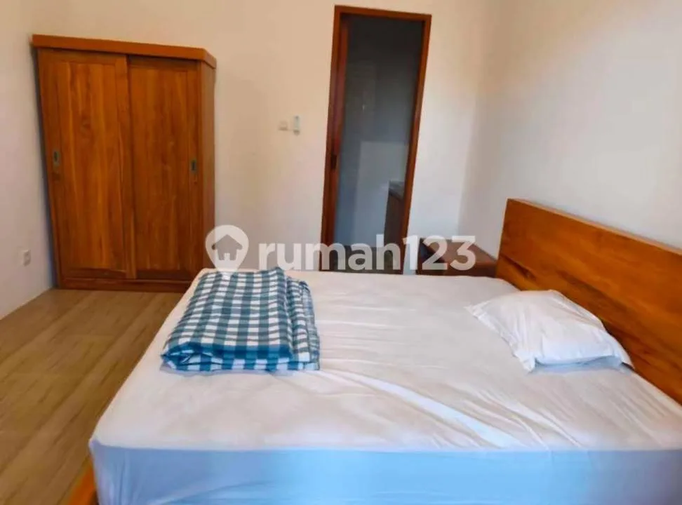 Villa 3 Kamar Furnished Kolam Renang Dekat Pantai, Seseh - Badung - Image 3 of 4