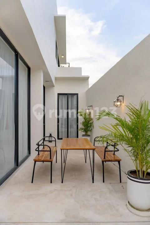 Disewakan Villa Sangat Bagus dengan Pool di Pererenan Bali - Image 3 of 4