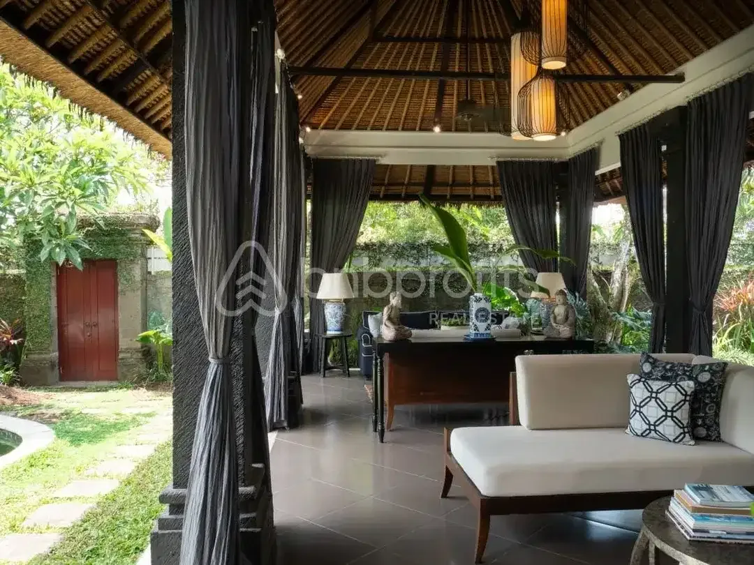 Exclusive Leasehold Villa: 3-Bedroom Balinese Gem Minutes from Nyanyi Beach - Image 4 of 10