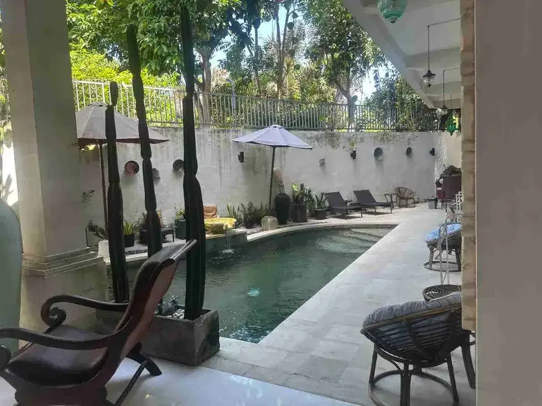 HOMESTAY FULL FURNISH DI SANUR DENGAN KOLAM RENANG JALAN BATUR SARI SANUR KAUH DENPASAR BALI - Image 5 of 10