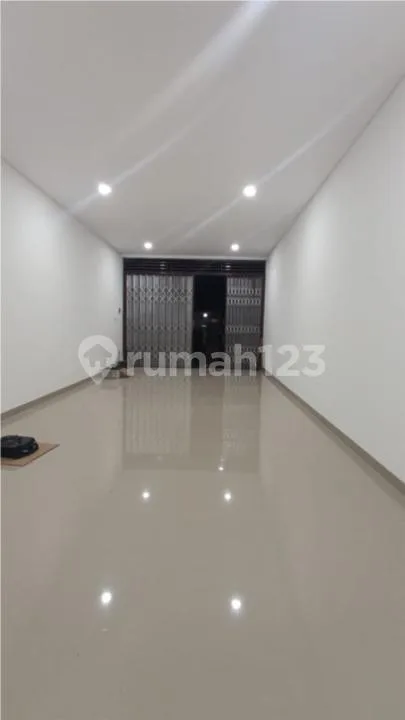 Bebas Banjir, Ruko, 2 Lantai, SHM, Dekat Sekolah Negeri, bisa KPR, - Image 2 of 4