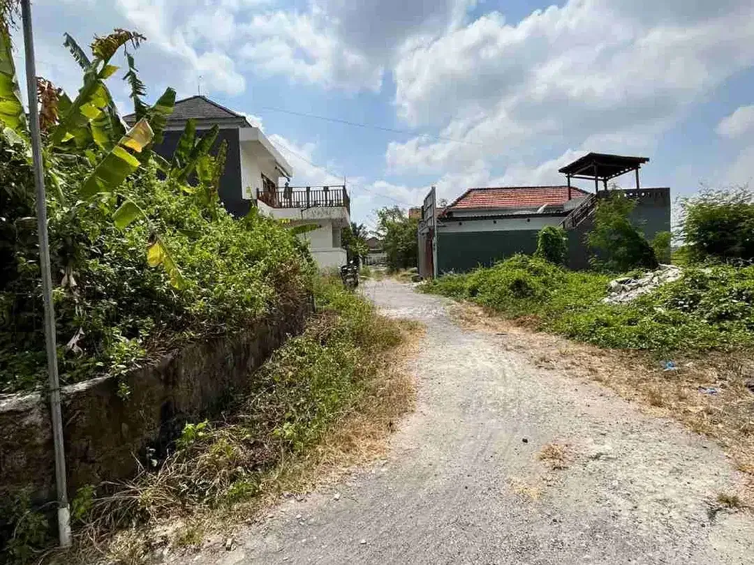 Di jual tanah sudah pondasi keliling datengan tumbakbayuh perbatasan dengan taman sri wedari selingsing - Image 2 of 8