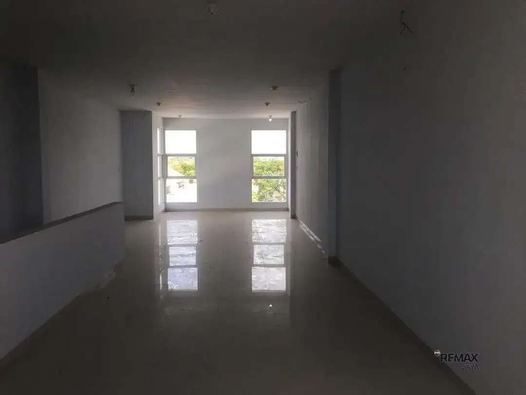 Ruko Premium 3 Lantai Disewakan di Sunset Road, Kuta Area - Image 5 of 5