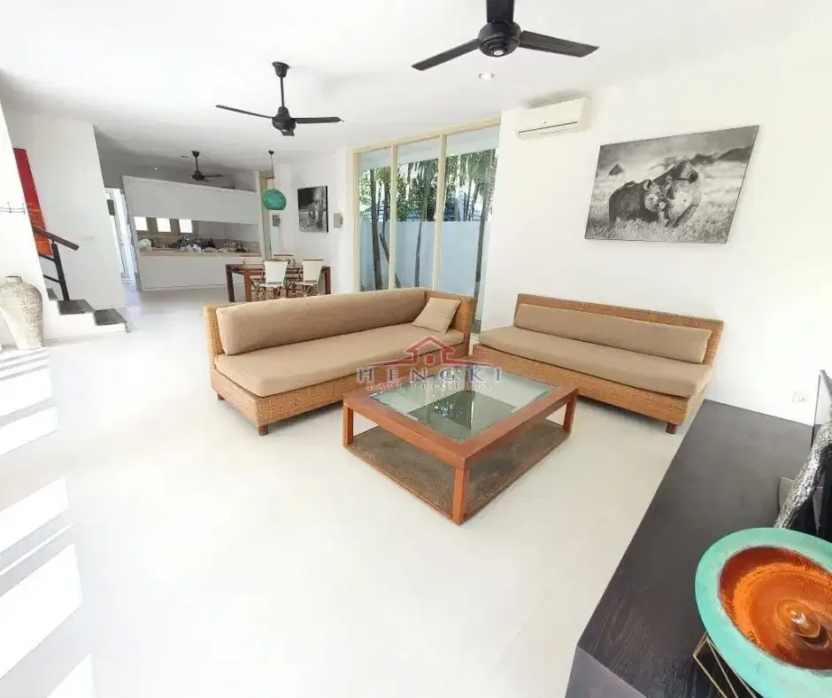 Tropical Villa Pantai Canggu - Image 7 of 10