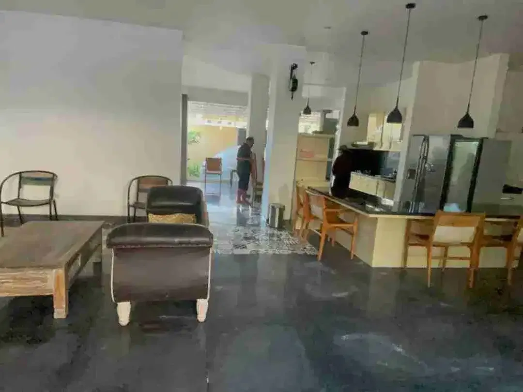 For Rent 5 BDR Villa di Lokasi Perkotaan - Image 5 of 10