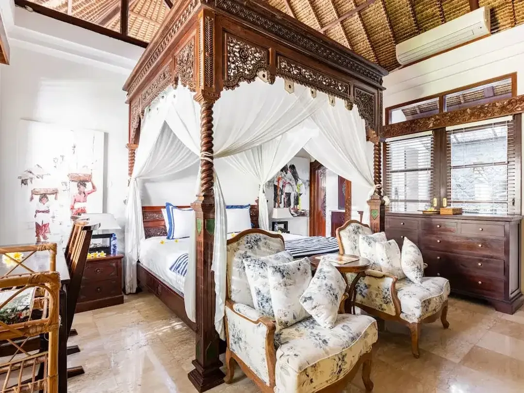 PROFITABLE LUXURY VILLA IN PRIME TOURISM SANUR - Image 8 of 10
