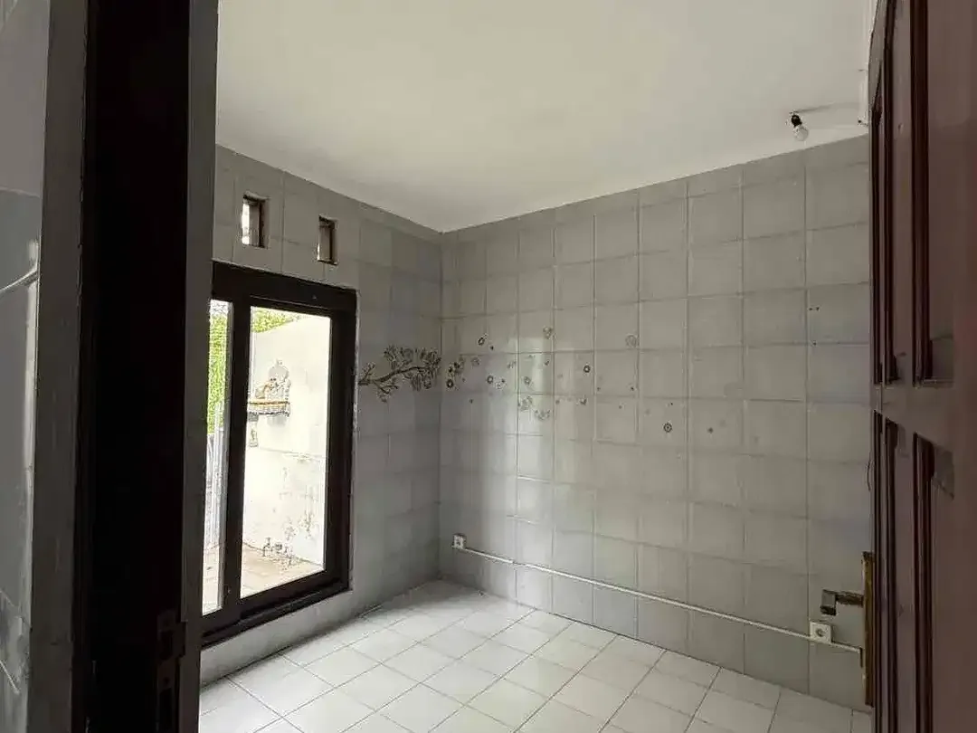 DIJUAL rumah lokasi Jl Gunung Athena Padang Sumbu Kelod dekat Seminyak Kuta Bali - Image 4 of 10